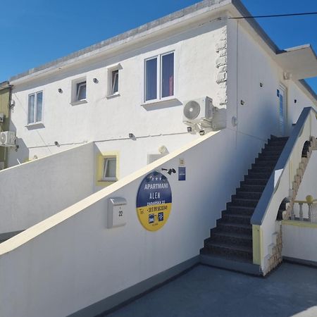 Apartmani Alen Dinjiška Exteriör bild