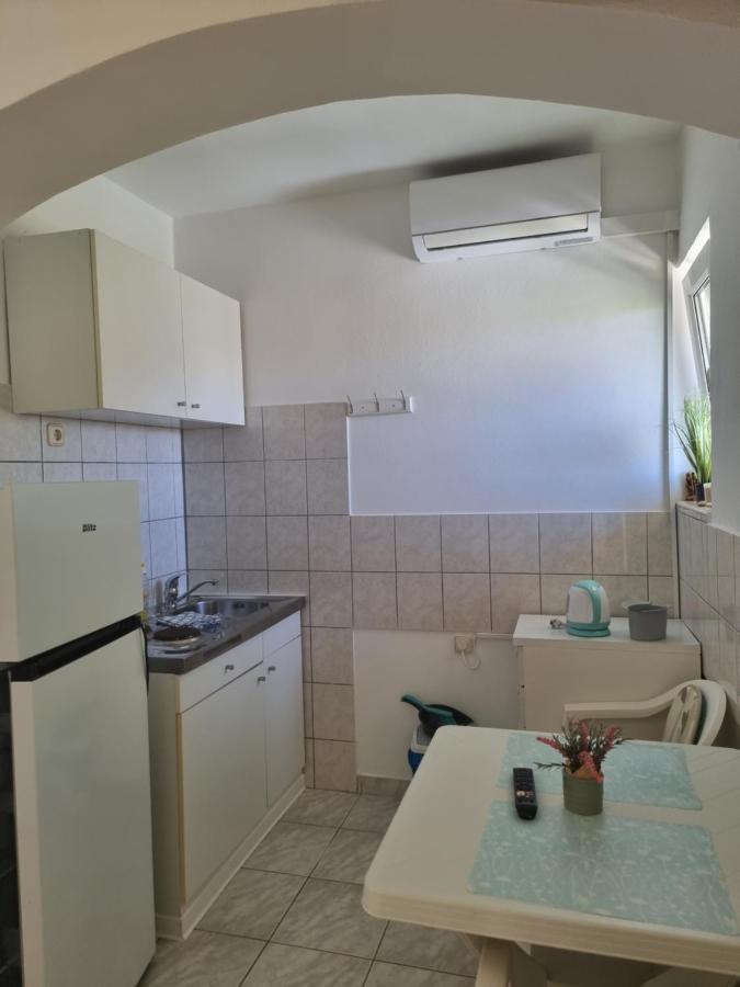 Apartmani Alen Dinjiška Exteriör bild