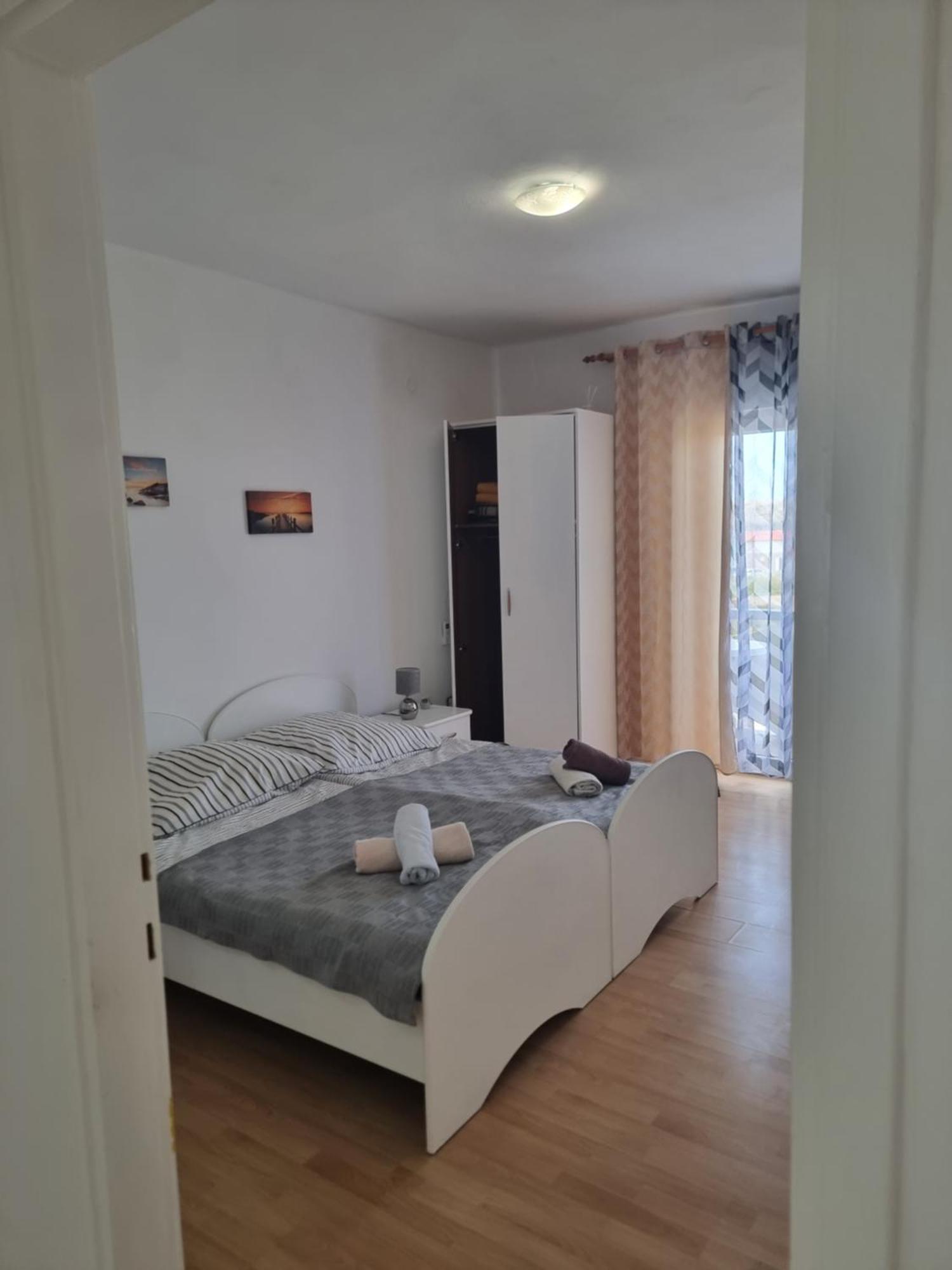 Apartmani Alen Dinjiška Exteriör bild