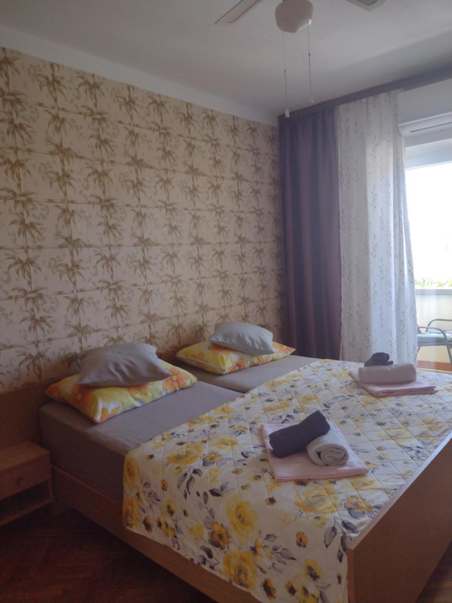 Apartmani Alen Dinjiška Exteriör bild