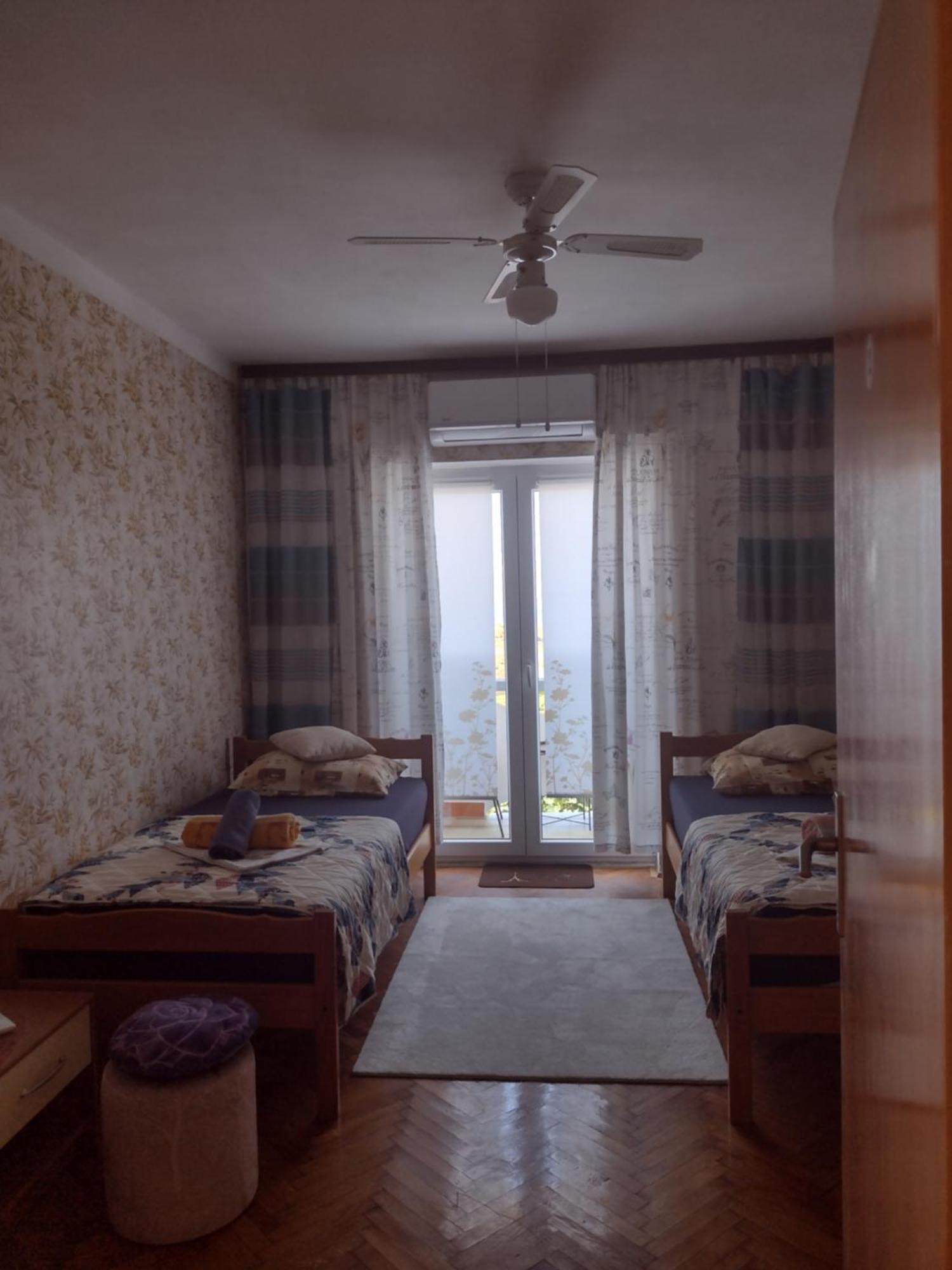 Apartmani Alen Dinjiška Exteriör bild